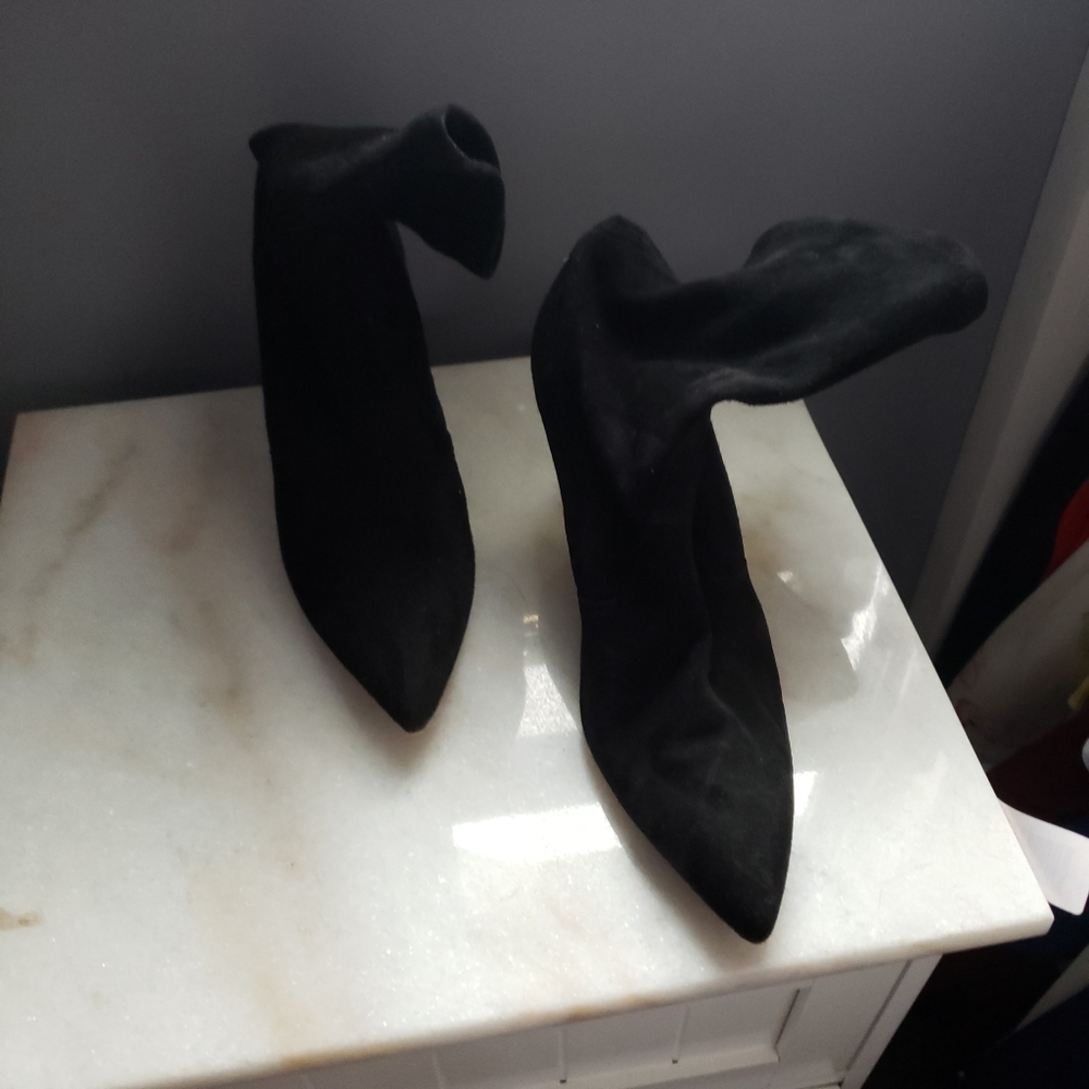 Stuart Weitzman - Picture 3 of 4